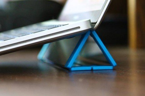 Praticidade de suporte para notebook flexível